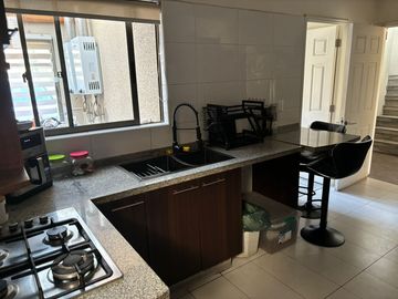 Venta de Impecable Casa 5D, 4B.  Rodeada de Áreas Verdes en el mejor Sector de La Florida