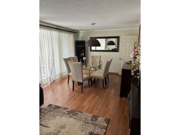 Venta de Impecable Casa 5D, 4B.  Rodeada de Áreas Verdes en el mejor Sector de La Florida
