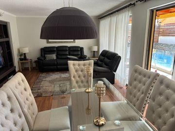 Venta de Impecable Casa 5D, 4B.  Rodeada de Áreas Verdes en el mejor Sector de La Florida