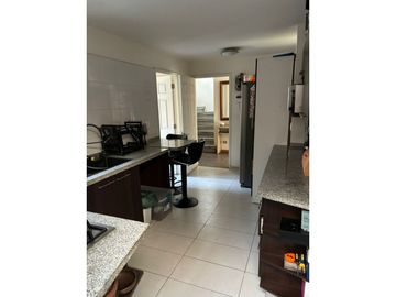 Venta de Impecable Casa 5D, 4B.  Rodeada de Áreas Verdes en el mejor Sector de La Florida