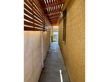 Venta de Impecable Casa 5D, 4B.  Rodeada de Áreas Verdes en el mejor Sector de La Florida