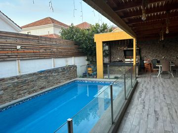 Venta de Impecable Casa 5D, 4B.  Rodeada de Áreas Verdes en el mejor Sector de La Florida