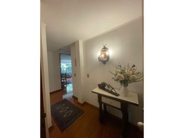 Vendo Hermoso y espacioso Dúplex en Vitacura 4D4B2E, Con Jardín y patio privado