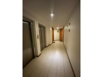 Vendo Hermoso y espacioso Dúplex en Vitacura 4D4B2E, Con Jardín y patio privado