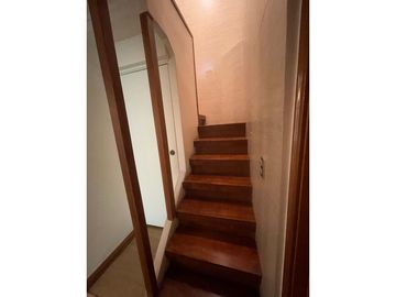 Vendo Hermoso y espacioso Dúplex en Vitacura 4D4B2E, Con Jardín y patio privado