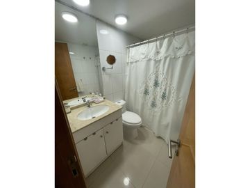 Vendo Hermoso y espacioso Dúplex en Vitacura 4D4B2E, Con Jardín y patio privado