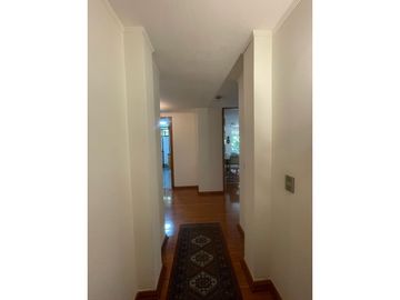 Vendo Hermoso y espacioso Dúplex en Vitacura 4D4B2E, Con Jardín y patio privado