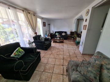 Se vende propiedad 3 dorm. 264 m2 terreno, 98 m2 const, Macul