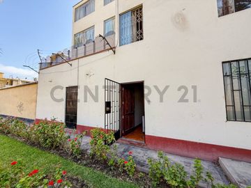 VENTA DE DEPARTAMENTO EN PRIMER PISO - LA MOLINA, PORTADA DEL SOL