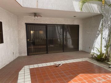 Casa en Venta Jardines de La Patria (Uso de Suelo Mixto)