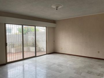 Casa en Venta Jardines de La Patria (Uso de Suelo Mixto)