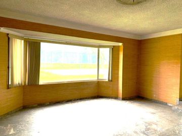 Casa en venta como terreno ubicado en Toluca, Estado de México