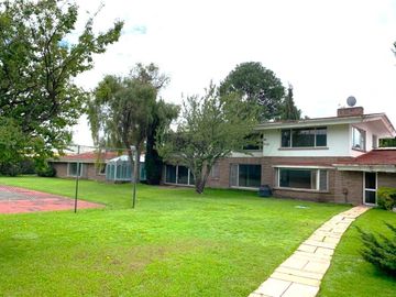Casa en venta como terreno ubicado en Toluca, Estado de México