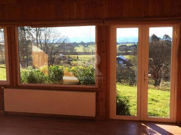 CASA DE CAMPO  CON VISTA VOLCANES CERCANA A BRAUNAU