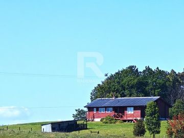 CASA DE CAMPO  CON VISTA VOLCANES CERCANA A BRAUNAU