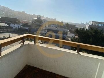 Venta de moderno loft recién remodelado en Reñaca
