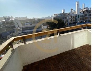 Venta de moderno loft recién remodelado en Reñaca