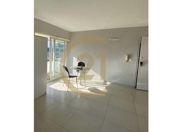 Venta de moderno loft recién remodelado en Reñaca