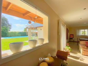 Casa 4 ambientes con piscina - Venta - Barrio Privado Arenas del Sur