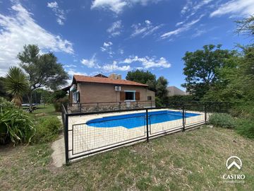 Casa en Las Moreras, Villa de Merlo.