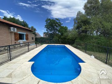 Casa en Las Moreras, Villa de Merlo.