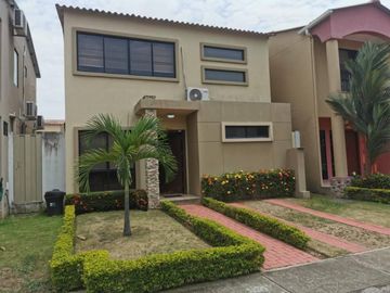 Casa en venta en Villa Club etapa Omega, Daule DiaM