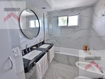 Espectacular departamento 3 amb en Punta Chica, con cochera cubierta, pileta y parrilla!