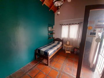 Venta - Casa en Haedo 5 ambientes.