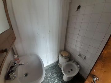 Venta - Casa en Haedo 5 ambientes.