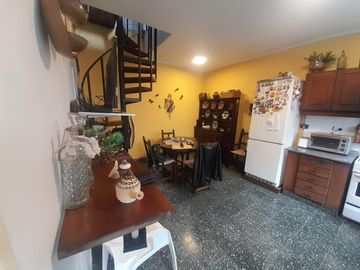 Venta - Casa en Haedo 5 ambientes.