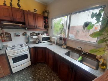 Venta - Casa en Haedo 5 ambientes.