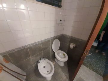 Venta - Casa en Haedo 5 ambientes.