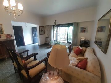 Venta - Casa en Haedo 5 ambientes.