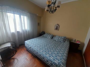 Venta - Casa en Haedo 5 ambientes.