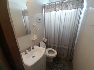 Venta - Casa en Haedo 5 ambientes.
