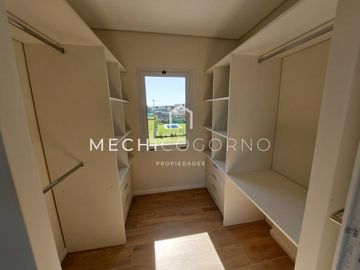 Casa 4 dormitorios venta en Ceibos, Puertos del Lago