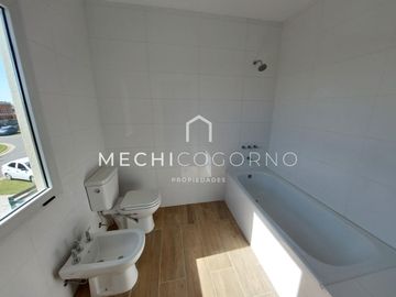 Casa 4 dormitorios venta en Ceibos, Puertos del Lago