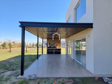 Casa 4 dormitorios venta en Ceibos, Puertos del Lago