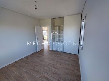 Casa 4 dormitorios venta en Ceibos, Puertos del Lago