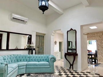 Casa en Venta / Centro Histórico de Mérida en Santiago 5 rec, 5.1 baños, Alberca