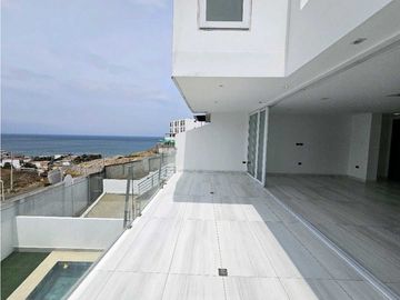 Venta de casa en Ciudad del Mar, amplia, acogedora y con piscina
