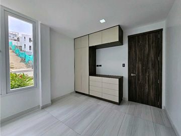 Venta de casa en Ciudad del Mar, amplia, acogedora y con piscina