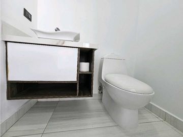 Venta de casa en Ciudad del Mar, amplia, acogedora y con piscina