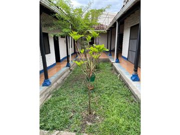 Finca de 1.500m2 con piscina en venta / permuta La Buitrera Palmira