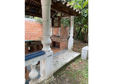 Finca de 1.500m2 con piscina en venta / permuta La Buitrera Palmira
