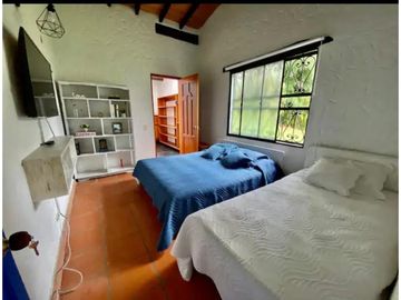 FINCA PARA LA VENTA ENTRE VENECIA Y BOLOMBO-S366