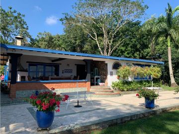 FINCA PARA LA VENTA ENTRE VENECIA Y BOLOMBO-S366