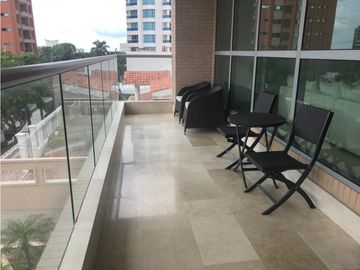 SE VENDE LUJOSO APARTAMENTO EN EL SECTOR GOLF