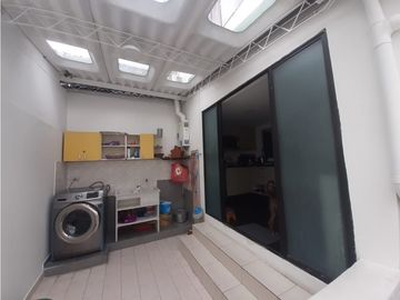 Se vende casa de 4 niveles en Urapanes, VILLAMARA