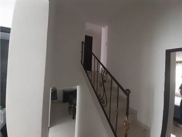 Se vende casa de 4 niveles en Urapanes, VILLAMARA
